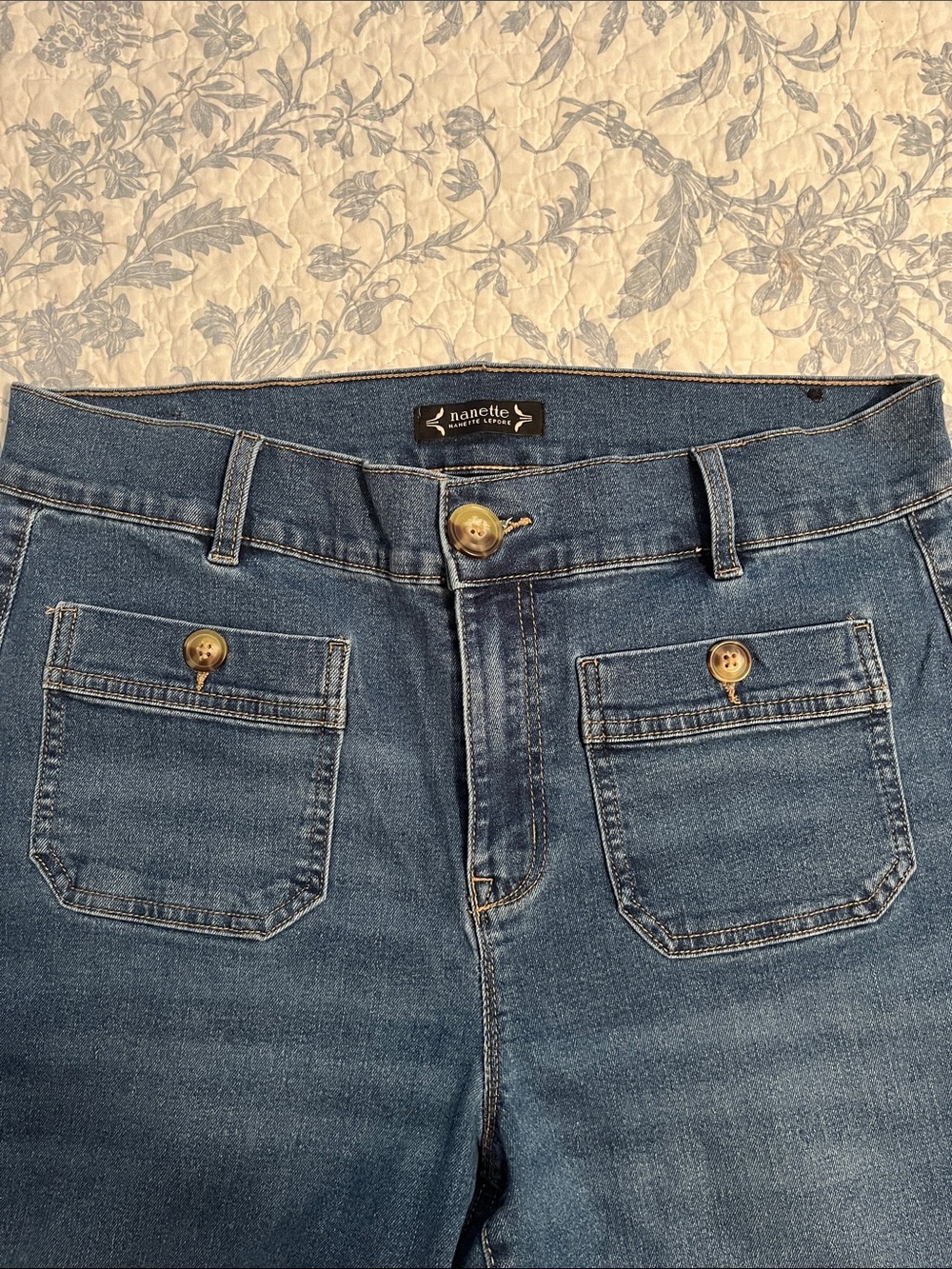 Nannette LePore High-Rise/Boot Cut Blue Jeans with Buttoned Front Pockets